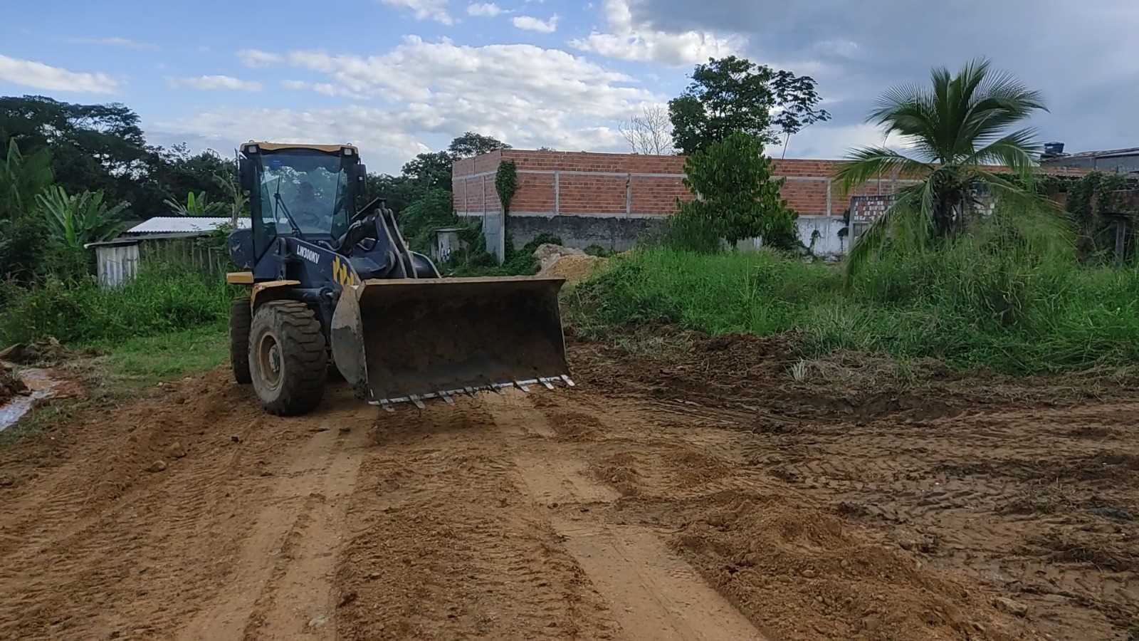 Camacã: Portelinhas de Camacã e São João do Panelinha recebem patrolamento e cascalho